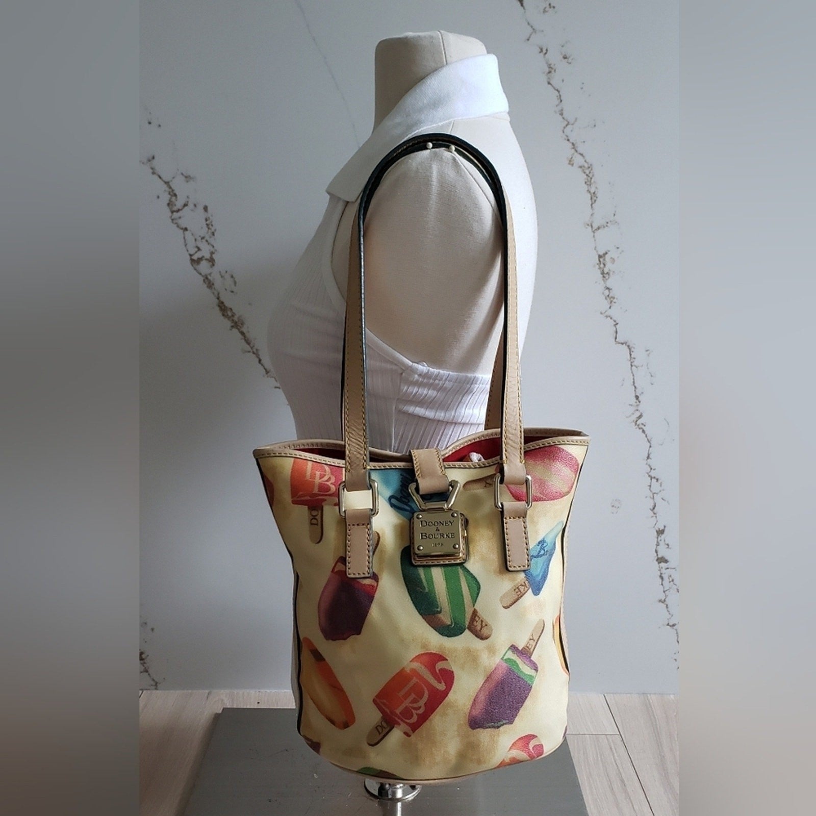 Dooney Bourke Popsicle Print Tote Bag Beige Summer Iconic Coated Canvas Purse1
