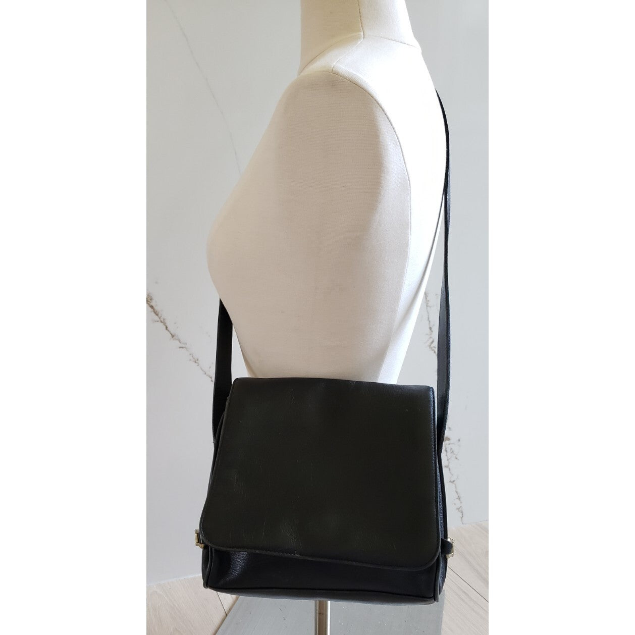 Vintage Liz Claiborne Shoulder Bag Womens Black Leather0
