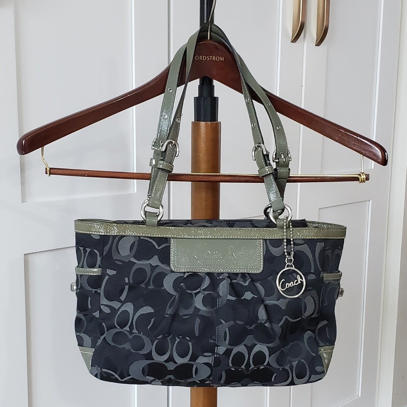 Coach Optic Leather Tote Bag Black Olive Green Everyday Work Carryall0