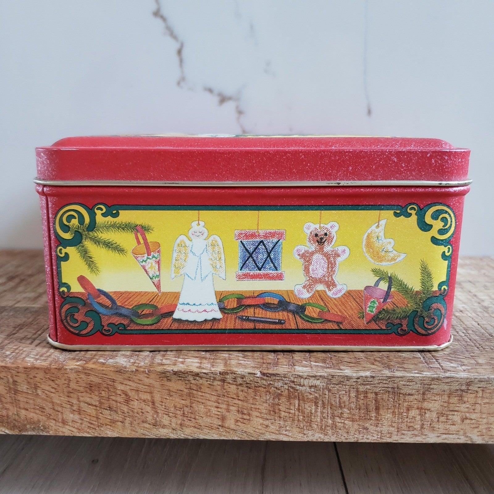 Crayola Collectible Tin Box Vintage 1992 Holiday Wishes Binney Smith USA Crayons5