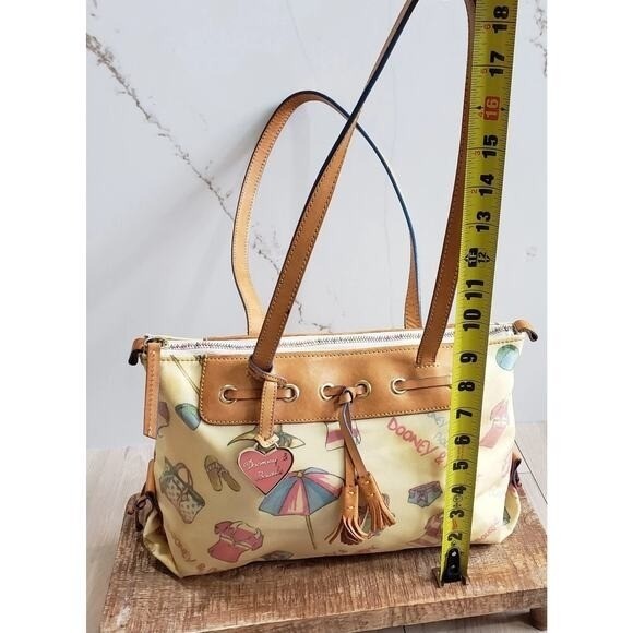 Dooney Bourke Shoulder Bag Vintage Popsicle Print Tote Sand Leather Iconic8