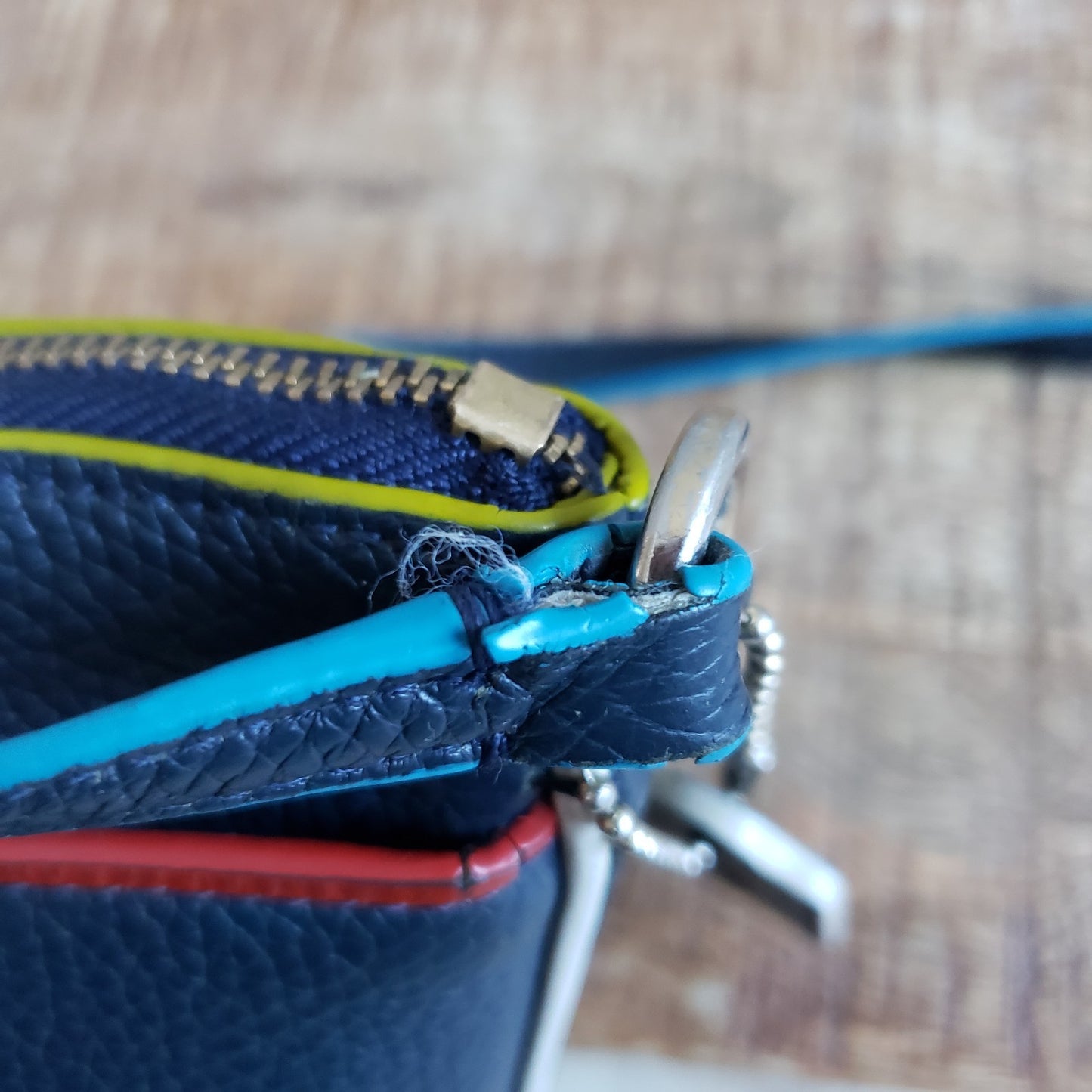 Coach Crossbody Bag Tricolor Navy Red Leather Journal13