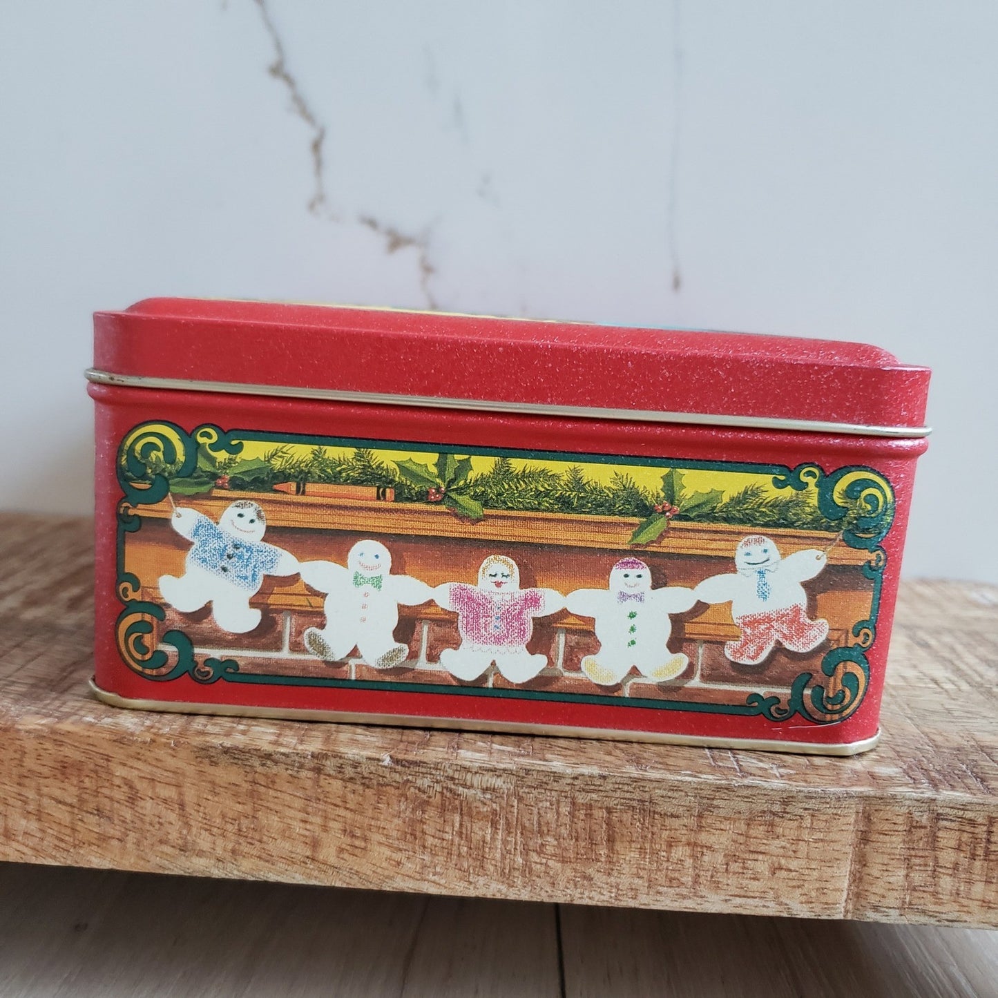 Crayola Collectible Tin Box Vintage 1992 Holiday Wishes Binney Smith USA Crayons7