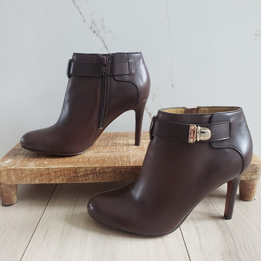 COACH Boots Womens 6.5 Brown Sondra Leather High Heel Belted Booties0